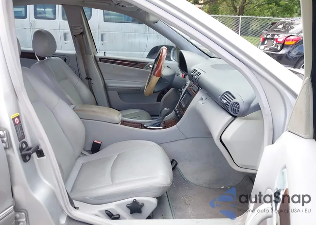 WDBRF81J73F366372: 42715567