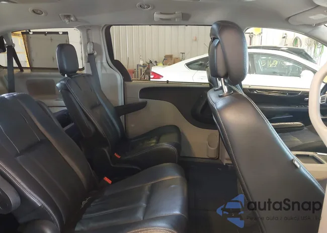 2C4RC1BG4FR629564: 42714848