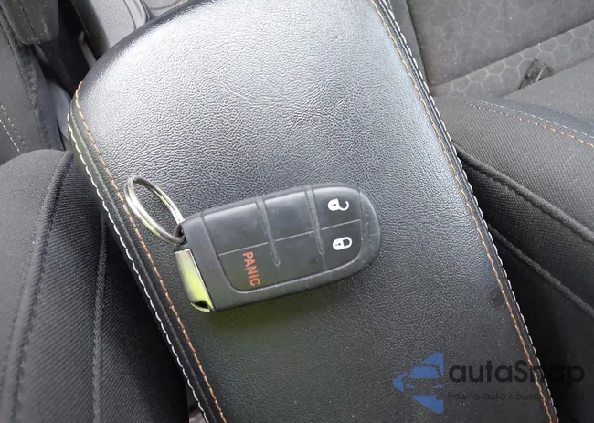 3C4NJDAB3JT209831: 42716214