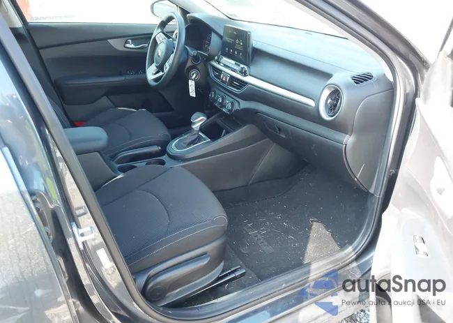 3KPF24AD9LE225770: 42716250