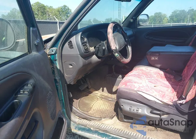 3B7HF13Y81G744869: 42716259