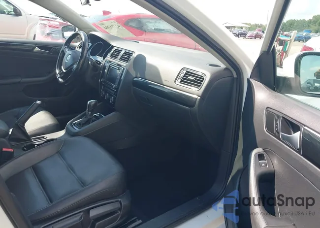 3VWL17AJ3HM415409: 42716304