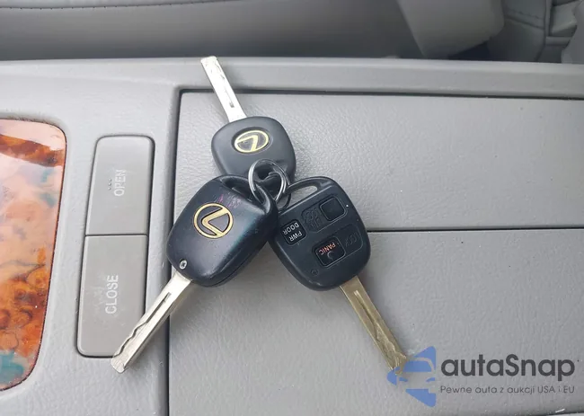 2T2GK31U38C030988: 42716369