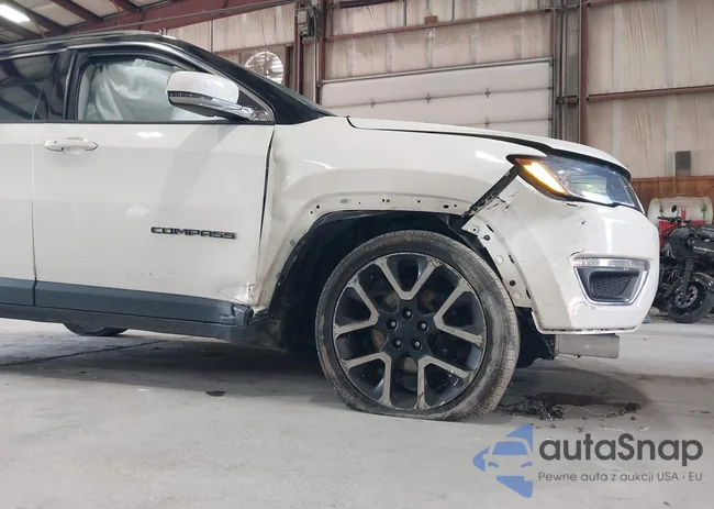 3C4NJDCB5KT598874: 42716460