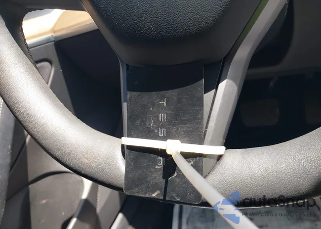 5YJ3E1EBXMF045100: 42716583