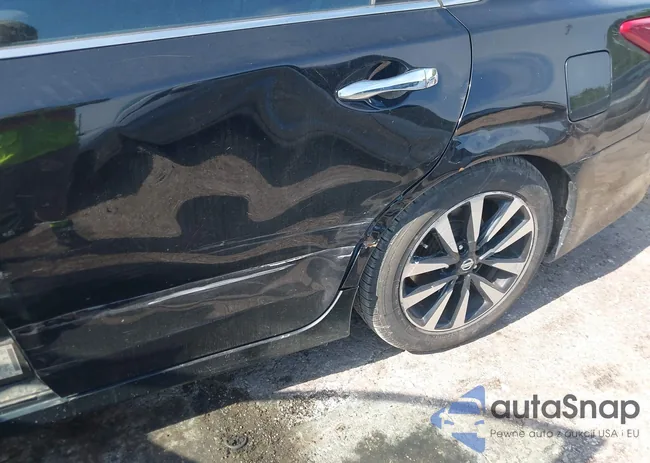 1N4AL3AP5JC123825: 42716683