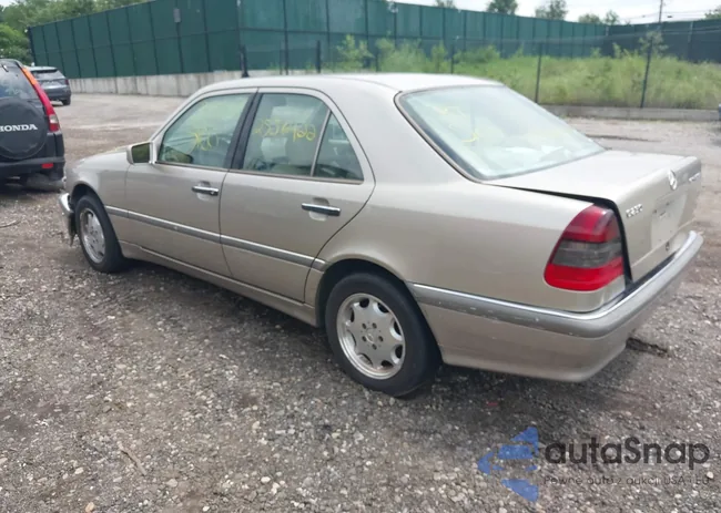 WDBHA24G8XA735105: 42717680