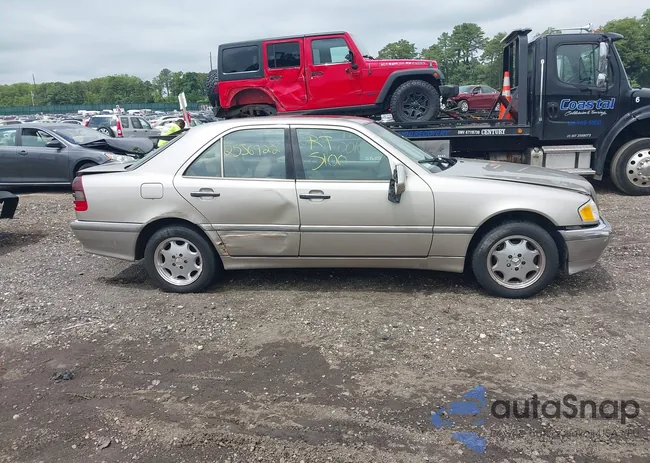 WDBHA24G8XA735105: 42717680