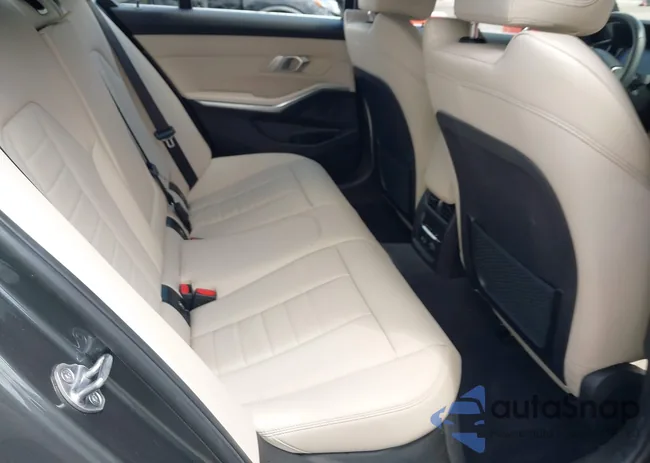 WBA5R1C55KAK08328: 42716863