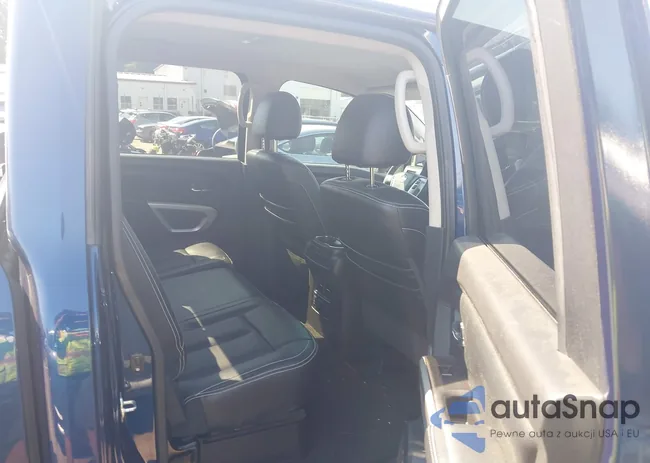 1N6AA1E55JN530834: 42716942