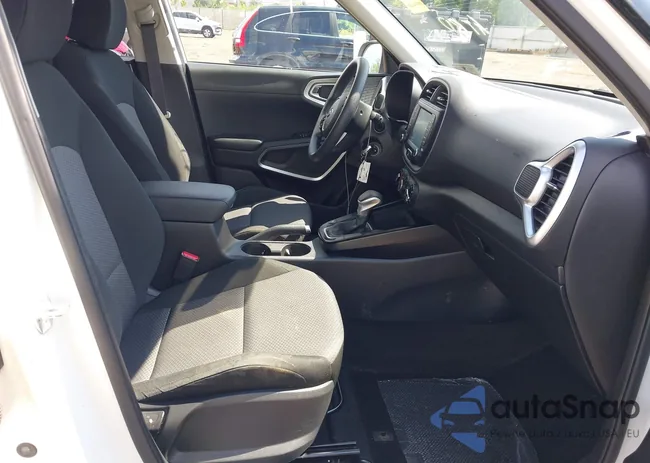 KNDJ23AU8L7703844: 42717169