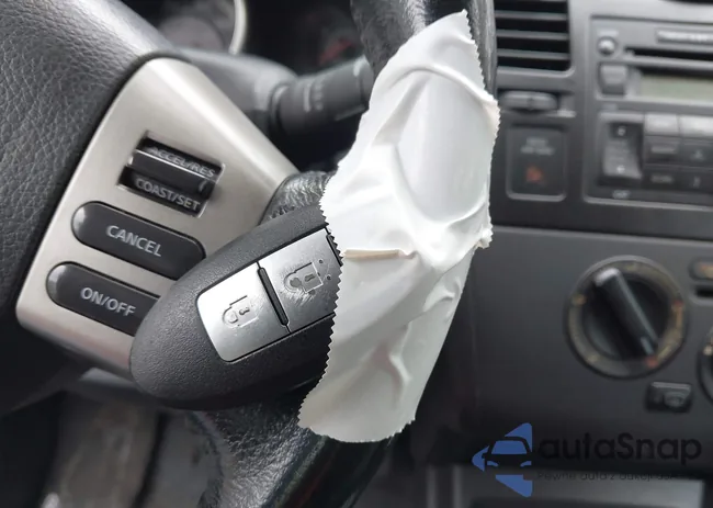 3N1BC13E38L455679: 42718723