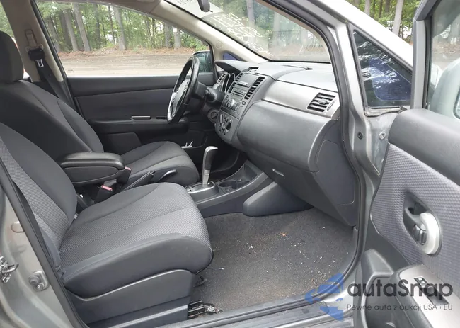 3N1BC13E38L455679: 42718723