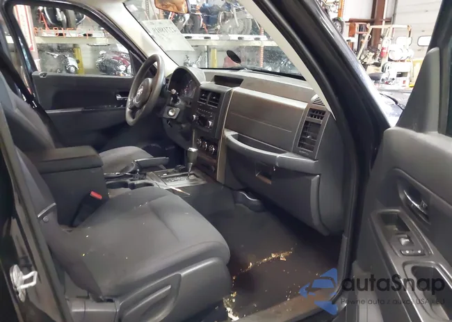 1C4PJMAK2CW100718: 42718019