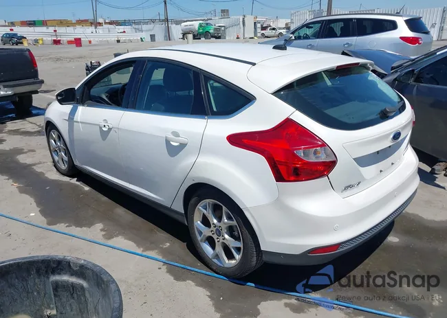 1FADP3N27EL330366: 42719377