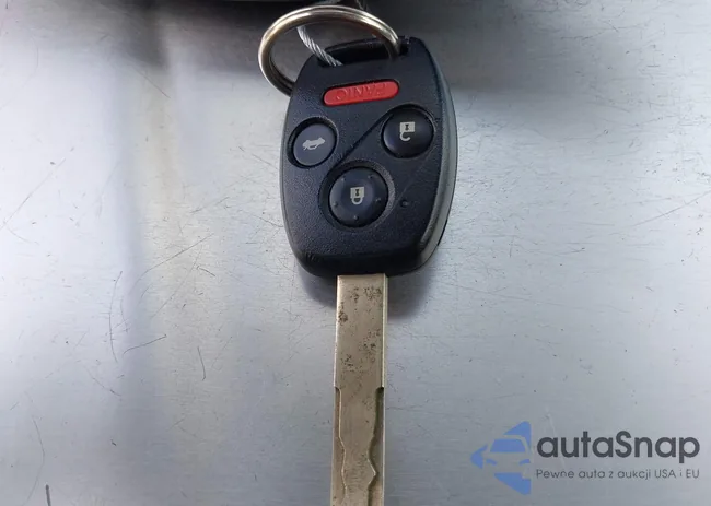 1HGCP3F8XCA034776: 42719489