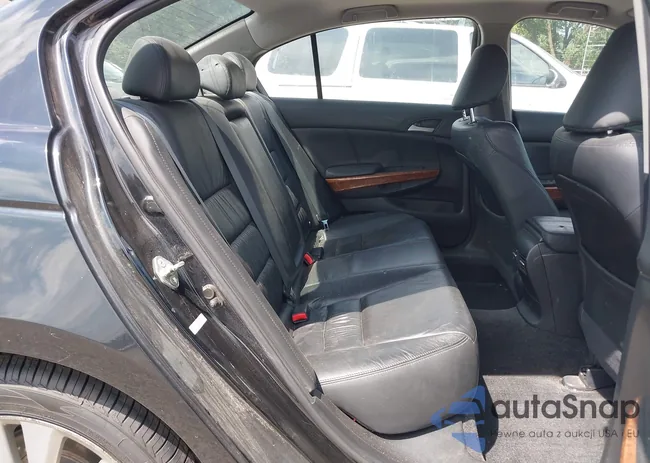 1HGCP3F8XCA034776: 42719489