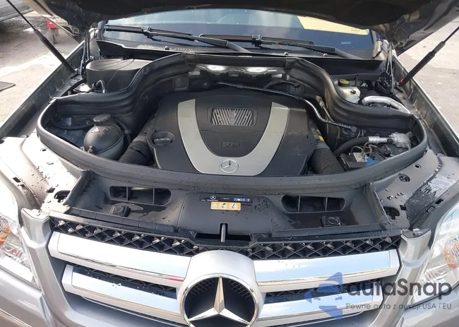 WDCGG8HB8CF777066: 42718900