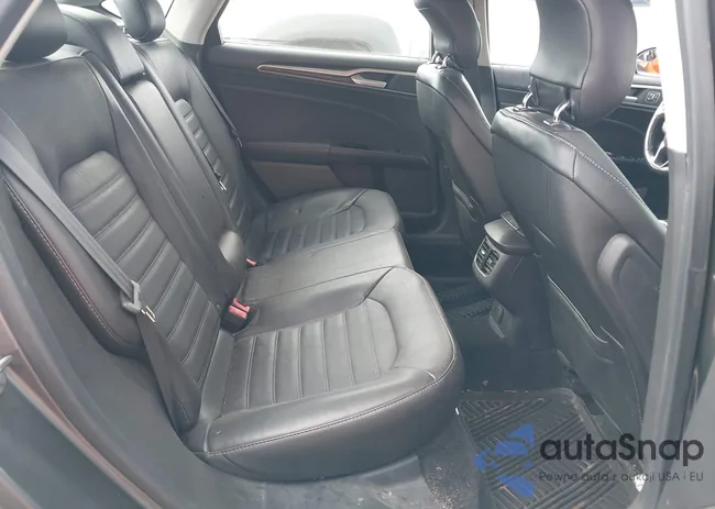 3FA6P0HR1DR233664: 42719086