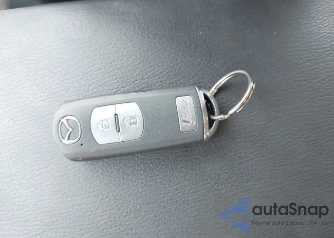 JM3KE4BY2F0504313: 42720189