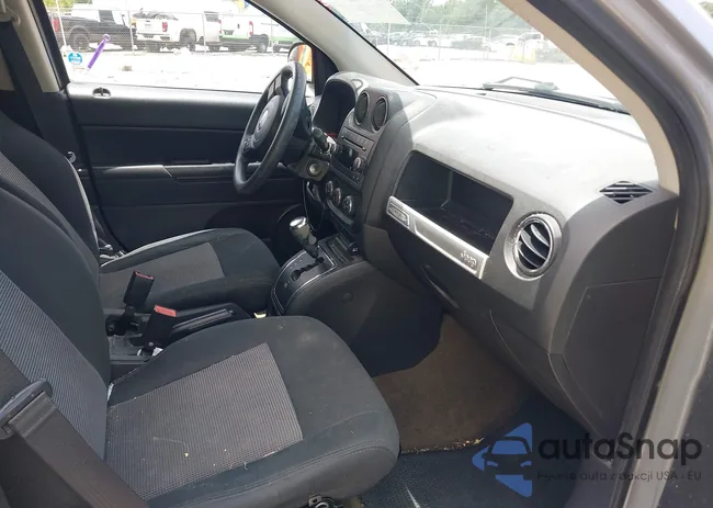 1C4NJCBA0ED727861: 42720274