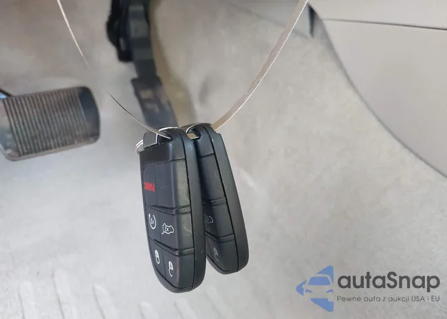 1C4RJFCG9FC129426: 42720512