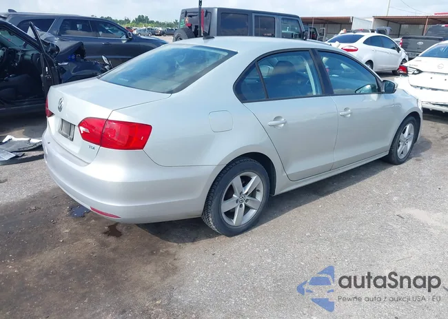 3VWLL7AJ2BM091466: 42720516