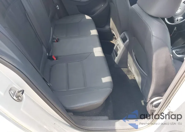 3VWLL7AJ2BM091466: 42720516