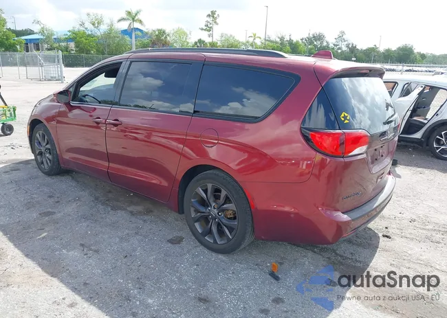 2C4RC1GG4KR589084: 42720656