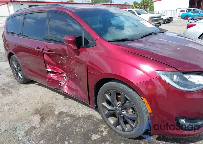 2C4RC1GG4KR589084: 42720656