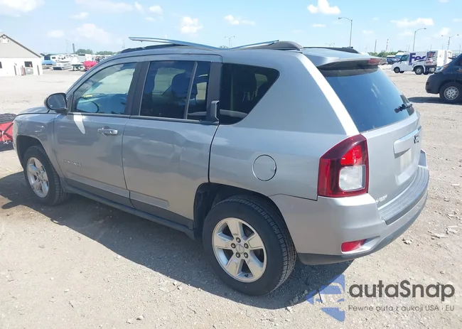 1C4NJCBA3FD156139: 42720687