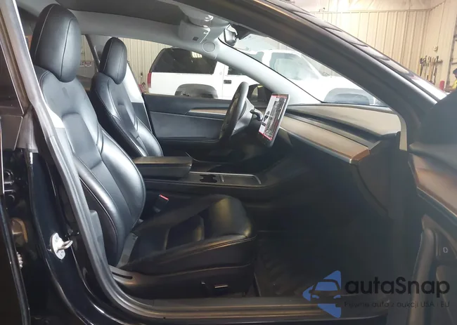 5YJ3E1EB7MF049525: 42720097