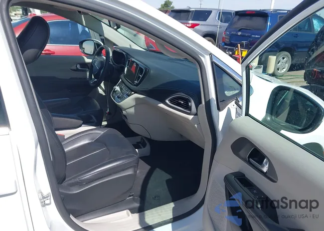 2C4RC1L73PR611735: 42721569