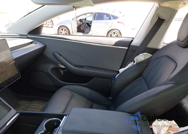 5YJ3E1EA5RF757111: 42721753