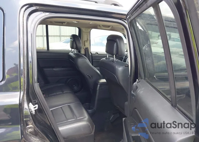 1C4NJRFB7FD176142: 42720889