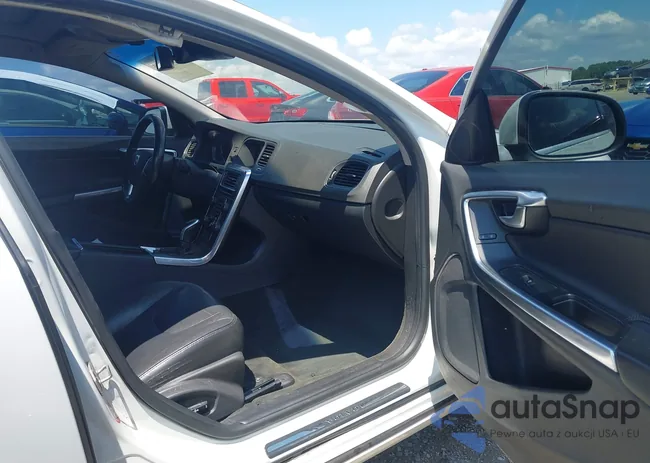 YV140MFB6F1308093: 42722260