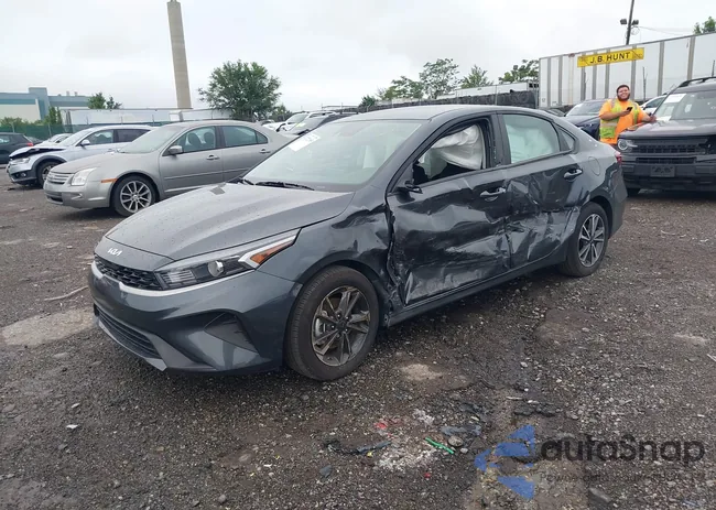 3KPF24AD4RE832586: 42722385