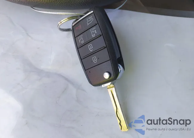 KNDMB5C1XM6668615: 42722756