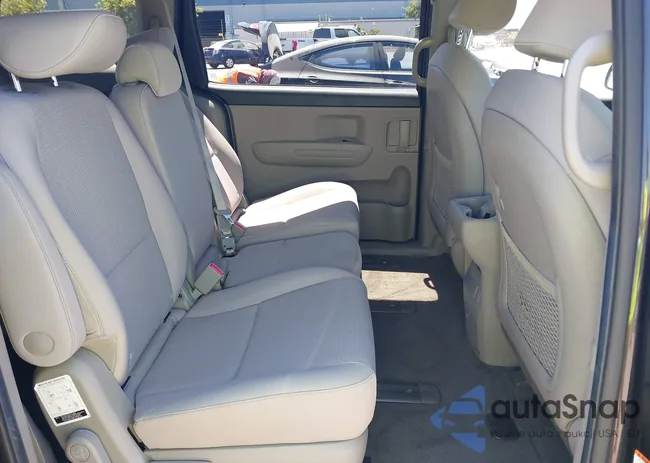 KNDMB5C1XM6668615: 42722756