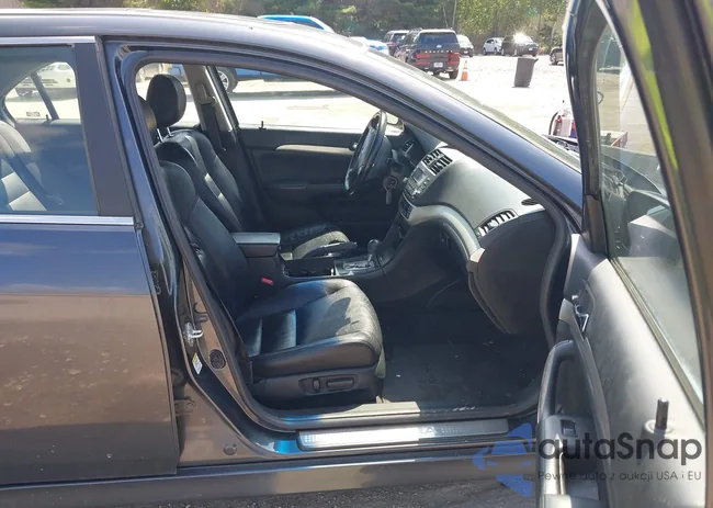 JH4CL96867C005104: 42721912