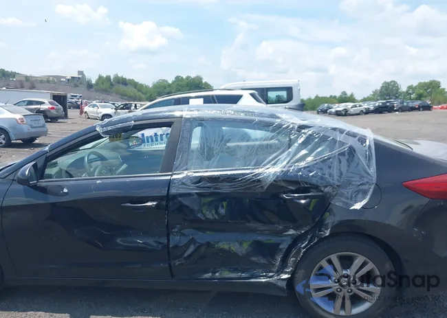 KMHD84LF5HU206352: 42721960