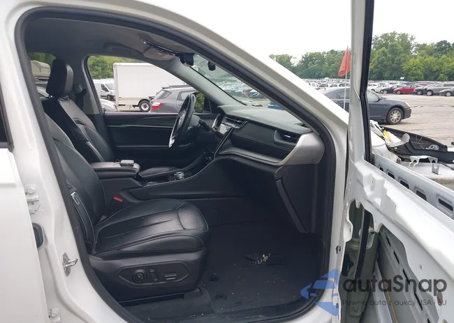 1C4RJKBG4M8130817: 42723742