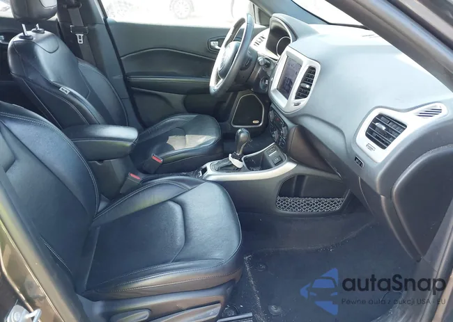 3C4NJCEBXMT597424: 42722997