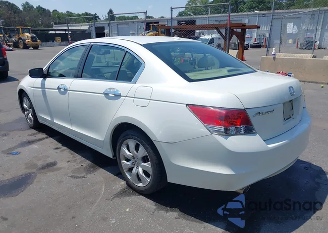 1HGCP3F86AA030687: 42725376