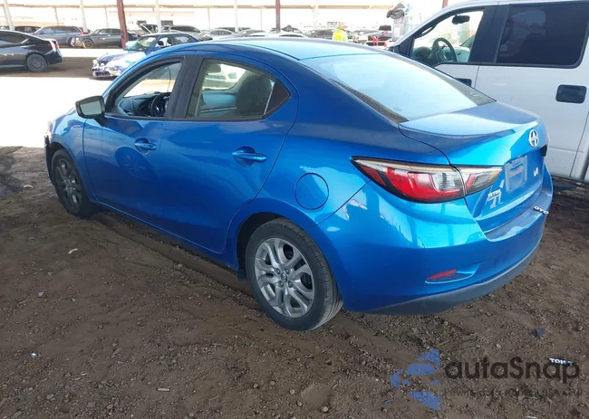 3MYDLBZV9GY131559: 42725597