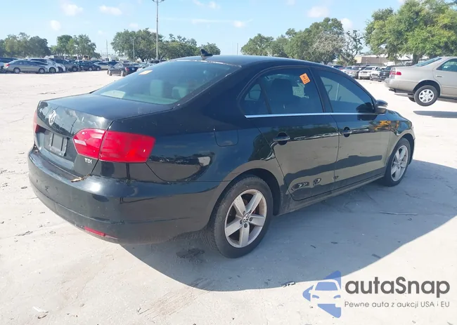 3VWLL7AJ6DM438641: 42724848