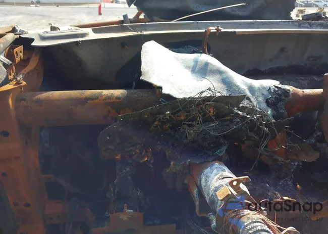 1FTPW14V76FB80690: 42724876