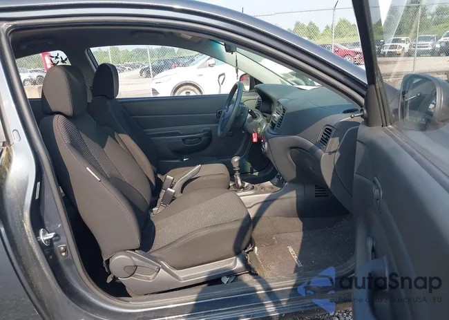 KMHCM3AC6AU184555: 42726214