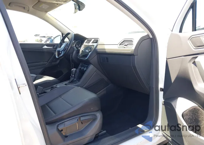 3VV3B7AX9KM102197: 42726496