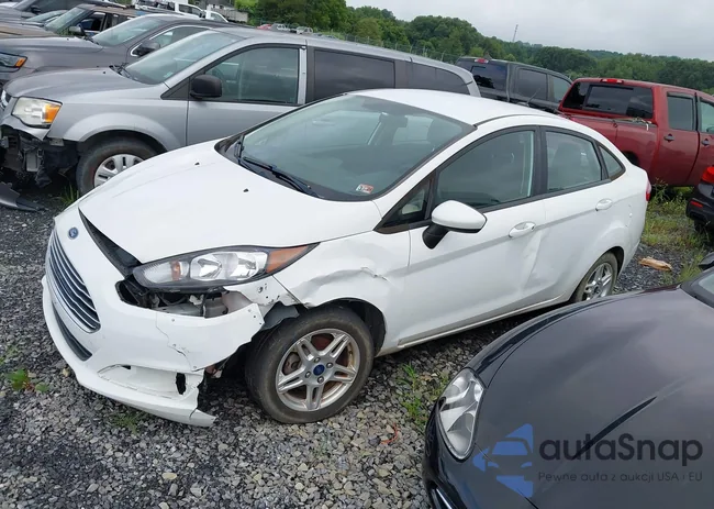 3FADP4BJ2KM158744: 42726570